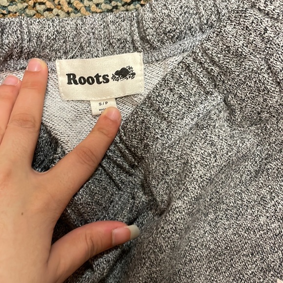 Roots shorts - Picture 2 of 2